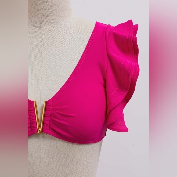 V-SHAPE METAL TRIM RUFFLE BIKINI SET IN HOT PINK - Picture 6 of 9